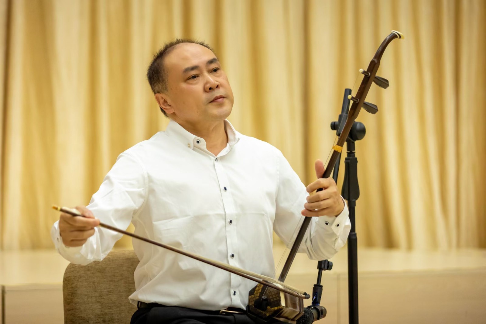 二胡教师:谭小驷照片.jpg